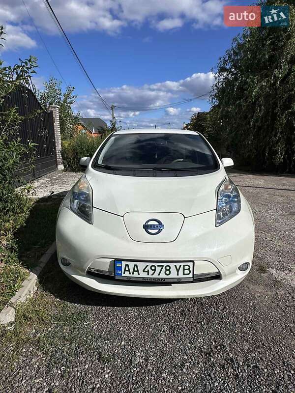 2011 nissan leaf