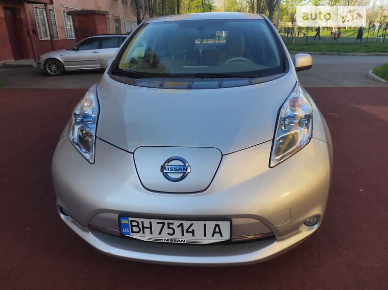 2012 nissan leaf