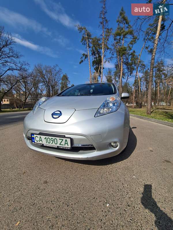 2011 nissan leaf