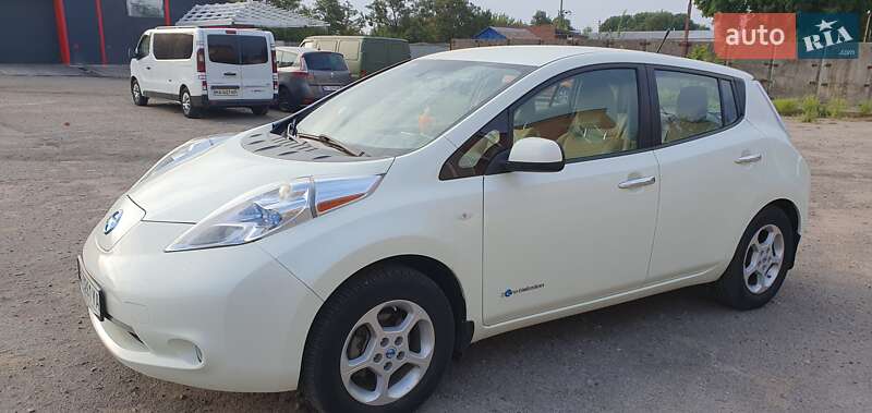 2011 nissan leaf