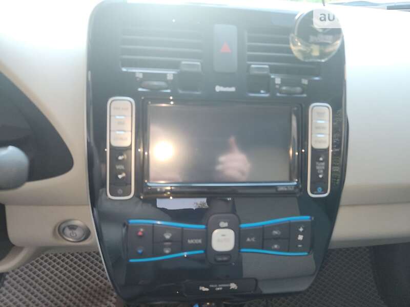 2012 nissan leaf