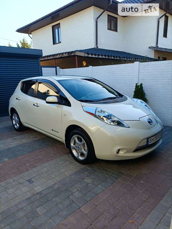 2012 nissan leaf