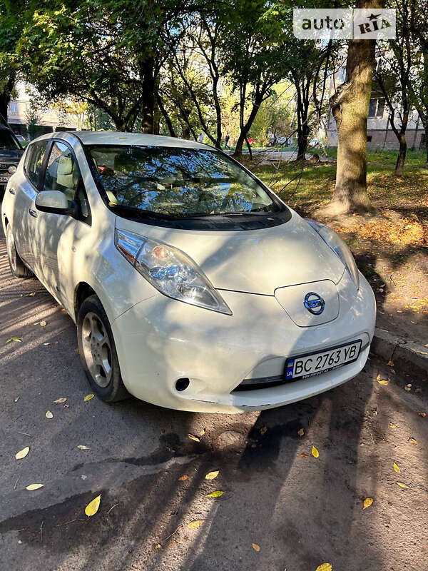 2011 nissan leaf