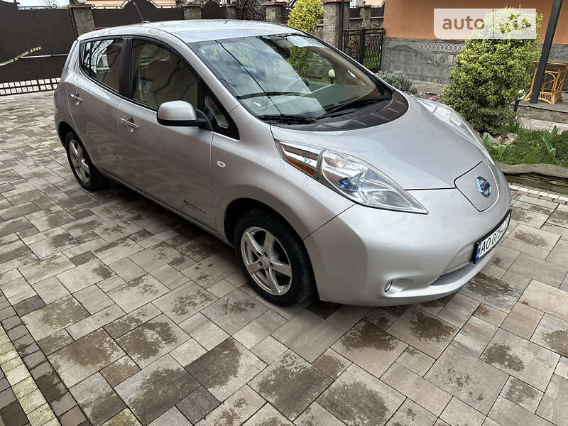 2011 nissan leaf