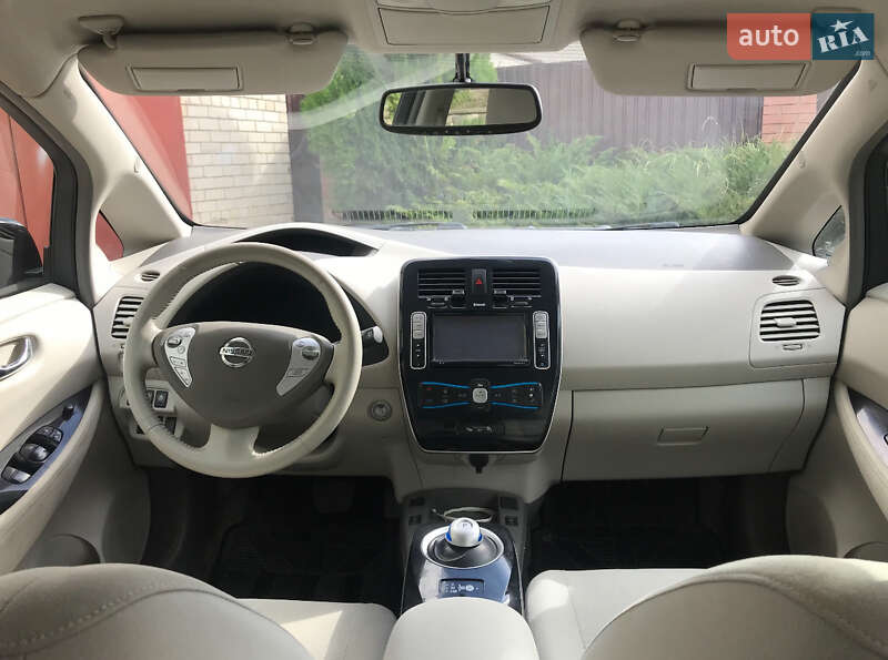 2012 nissan leaf