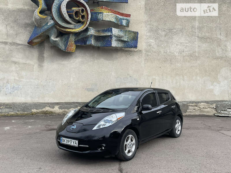2011 nissan leaf