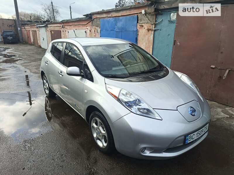 2011 nissan leaf