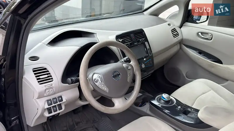 2011 nissan leaf