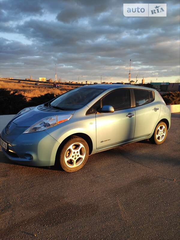 2011 nissan leaf