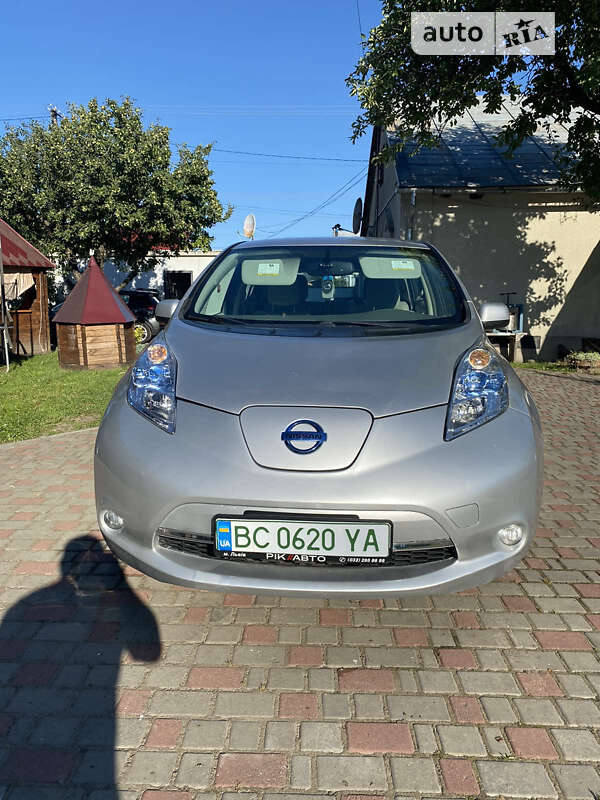 2012 nissan leaf