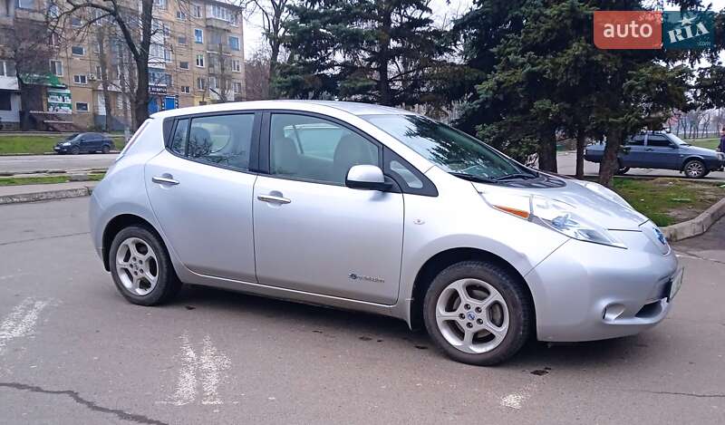 2011 nissan leaf