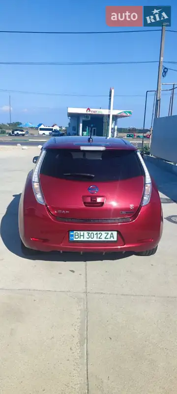 2011 nissan leaf