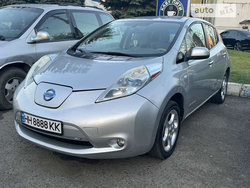 2011 nissan leaf