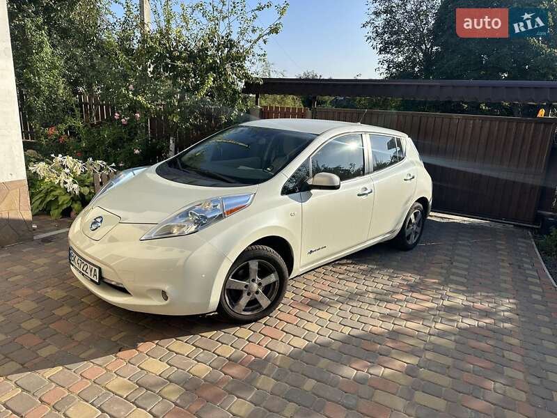 2011 nissan leaf