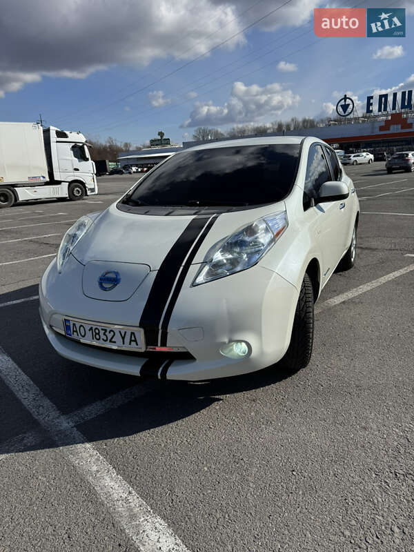 2011 nissan leaf