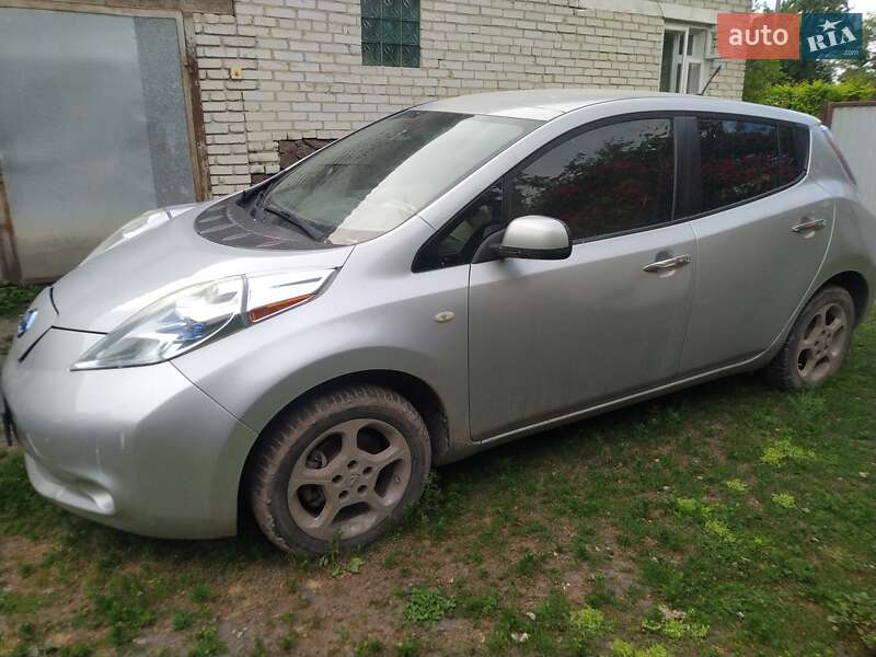 2011 nissan leaf