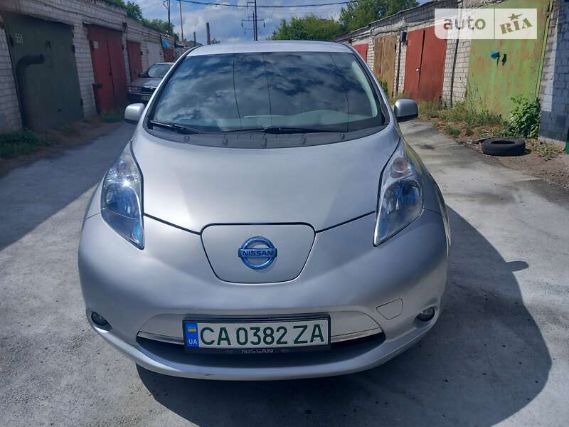 2011 nissan leaf