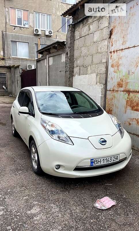 2012 nissan leaf