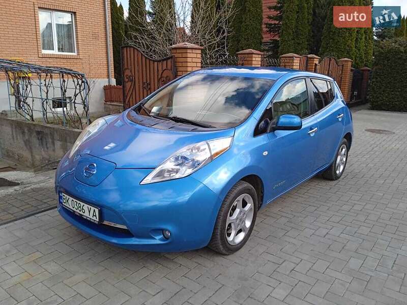 2011 nissan leaf