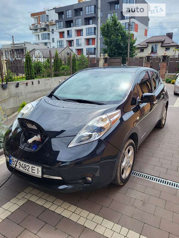 2011 nissan leaf
