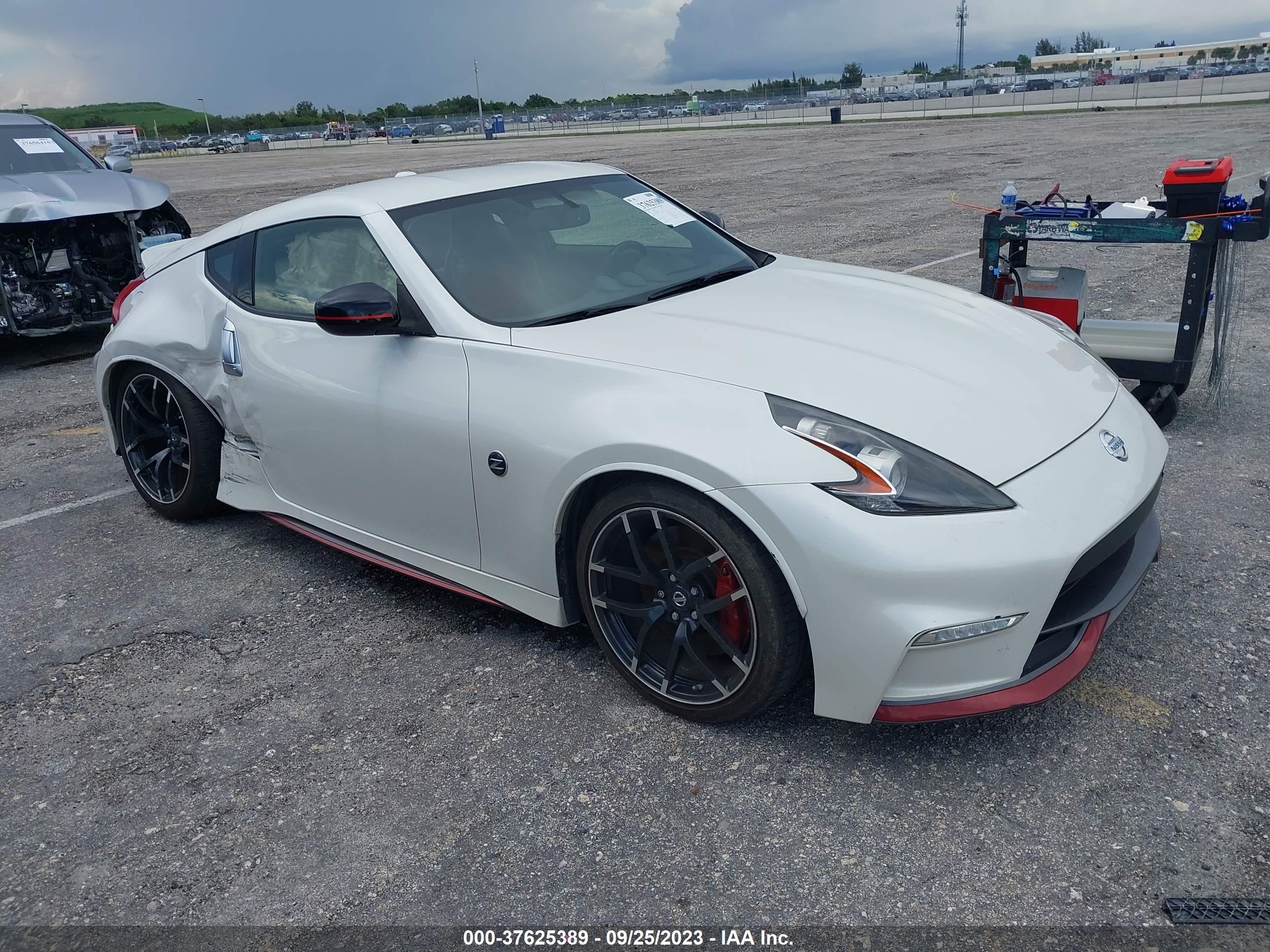 2016 nissan 370z