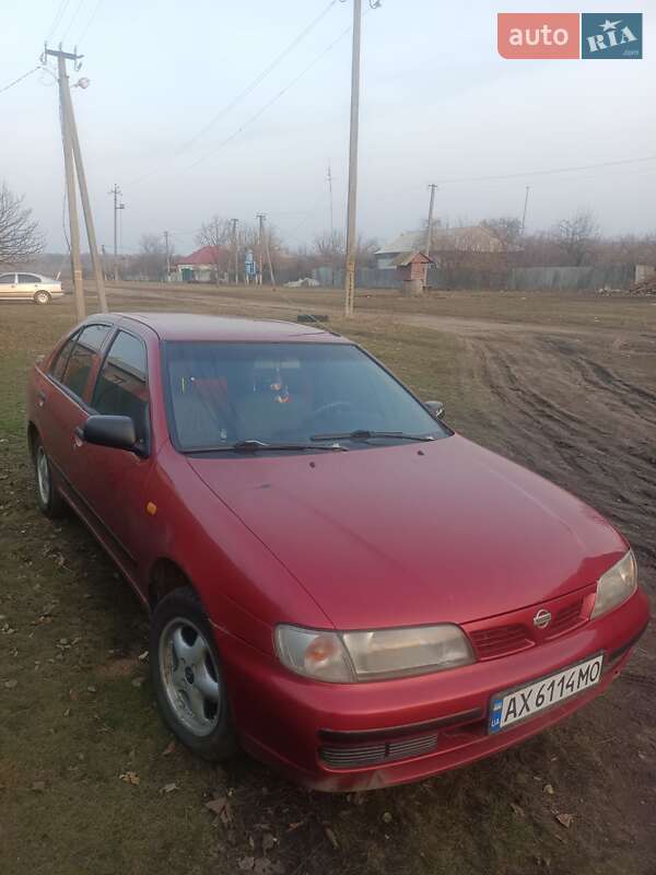 1995 nissan almera