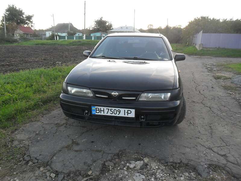 1995 nissan almera
