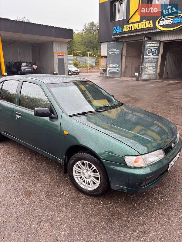 1995 nissan almera