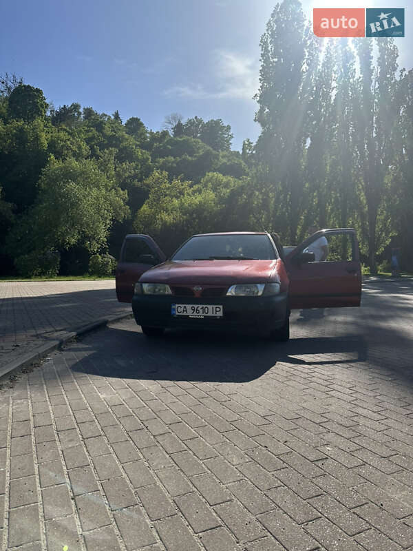 1996 nissan almera