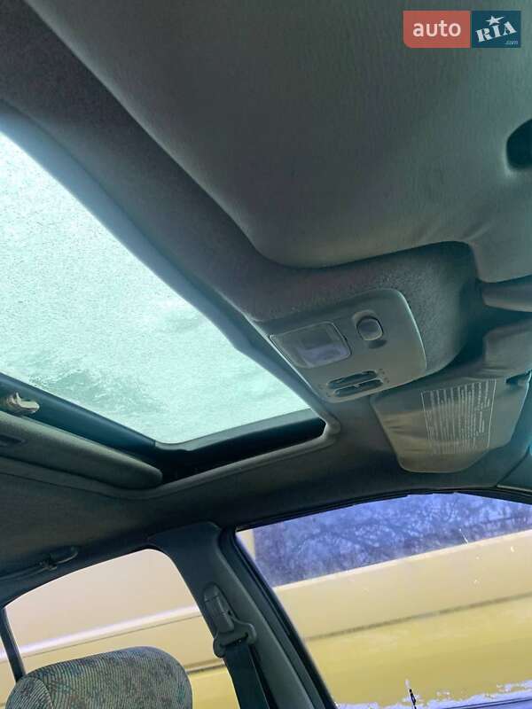 1996 nissan almera