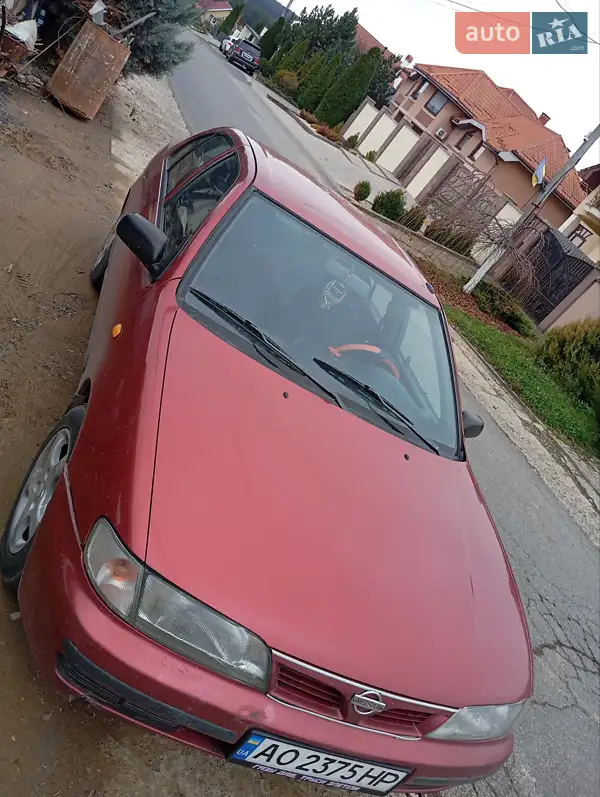 1996 nissan almera