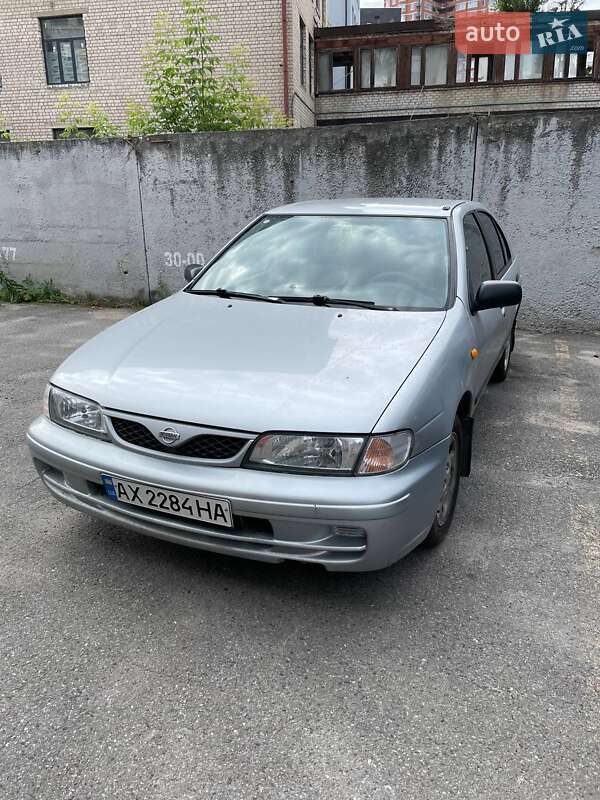 1998 nissan almera
