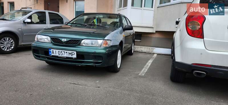 1998 nissan almera