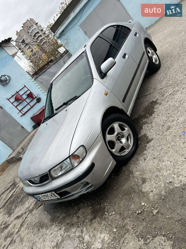 1999 nissan almera