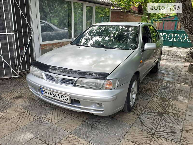 1997 nissan almera