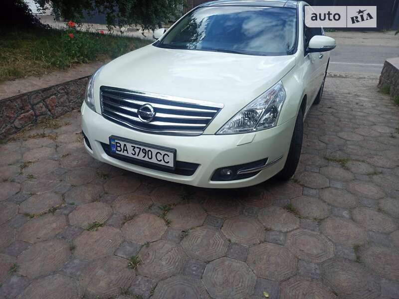 2010 nissan teana