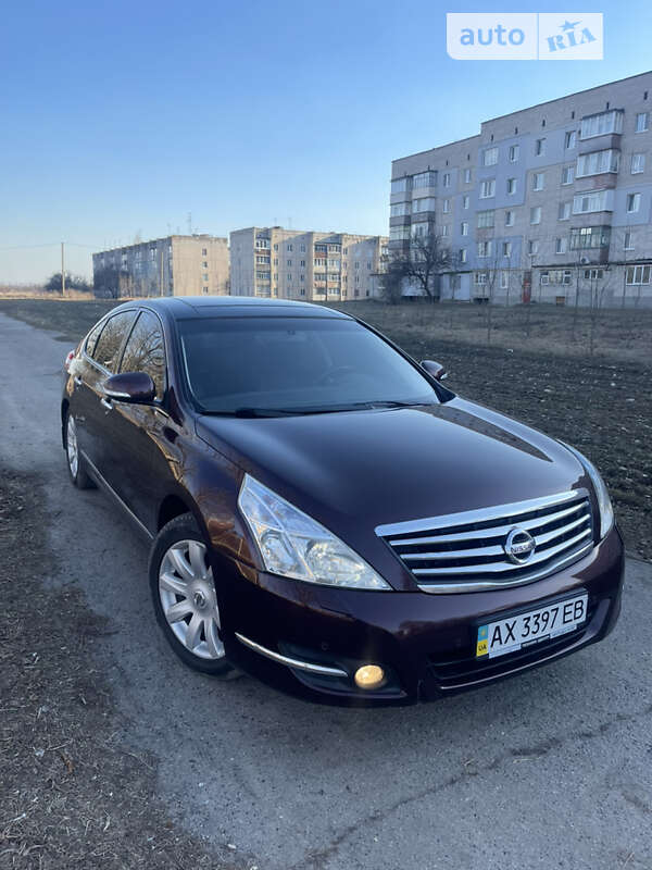 2010 nissan teana