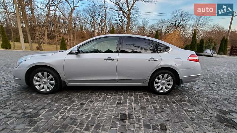 2010 nissan teana