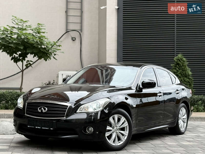2010 infiniti m37