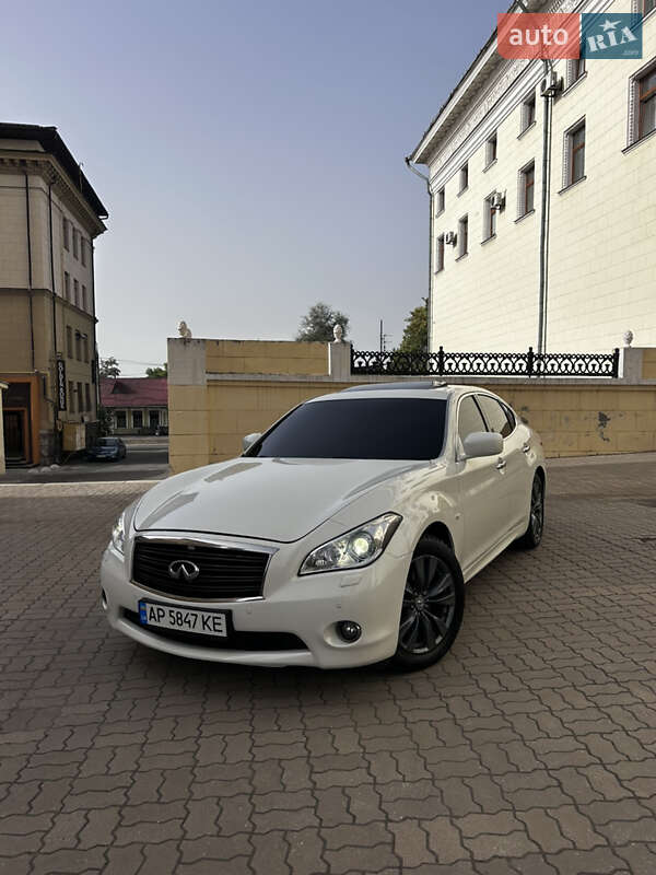 2011 infiniti m37