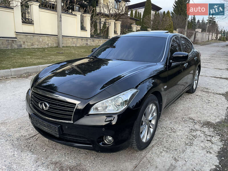 2011 infiniti m37