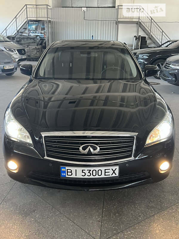 2011 infiniti m37