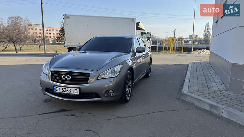 2012 infiniti m37