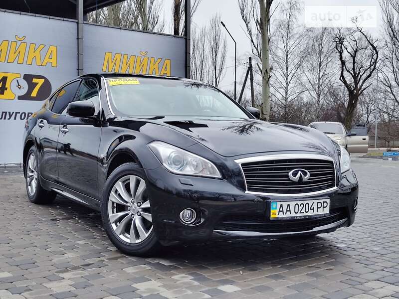 2012 infiniti m37
