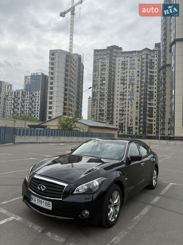 2012 infiniti m37