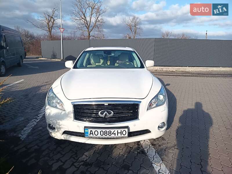 2013 infiniti m37