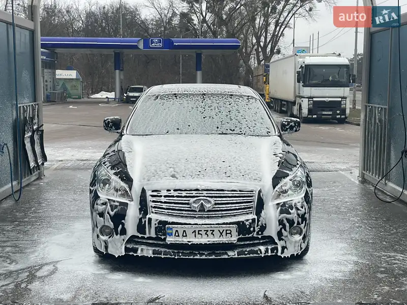 2013 infiniti m37