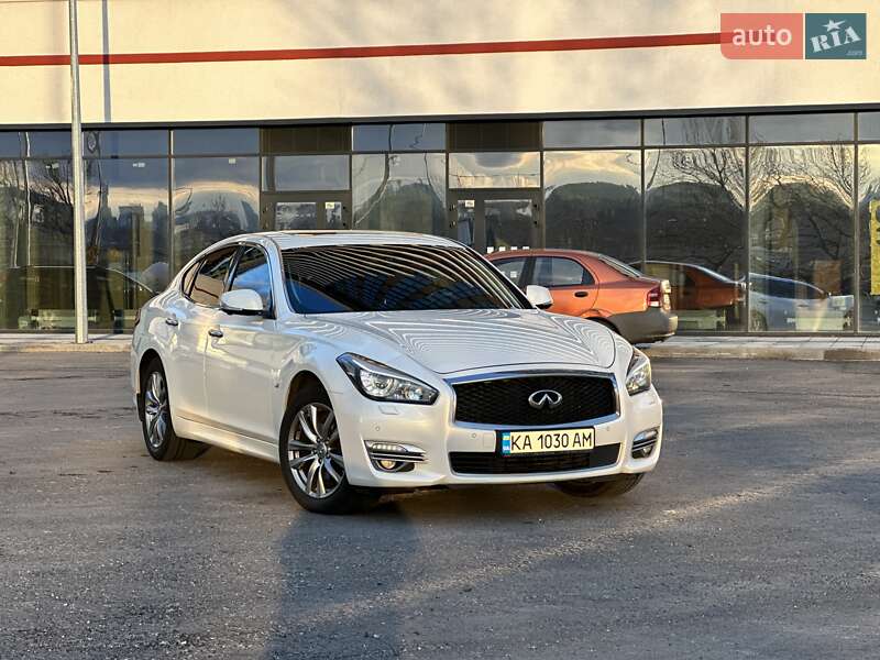 2015 infiniti q70