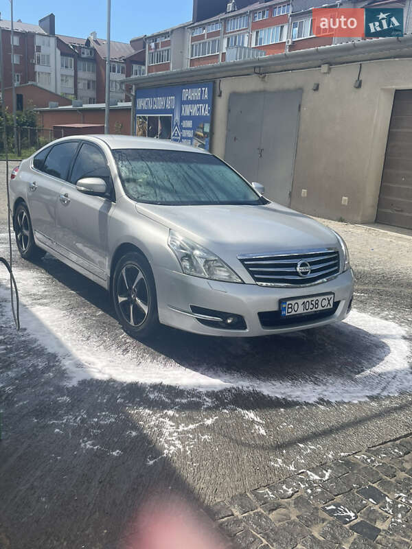 2010 nissan teana