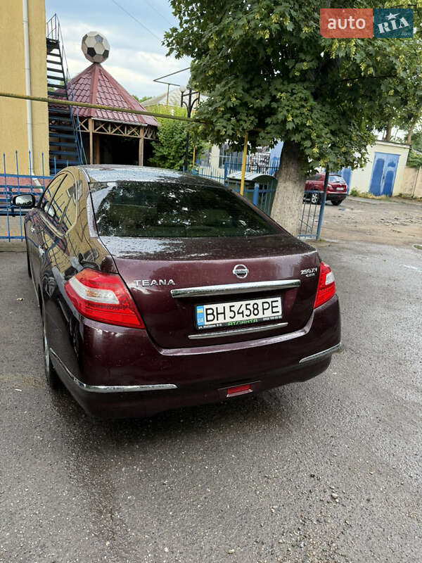 2010 nissan teana